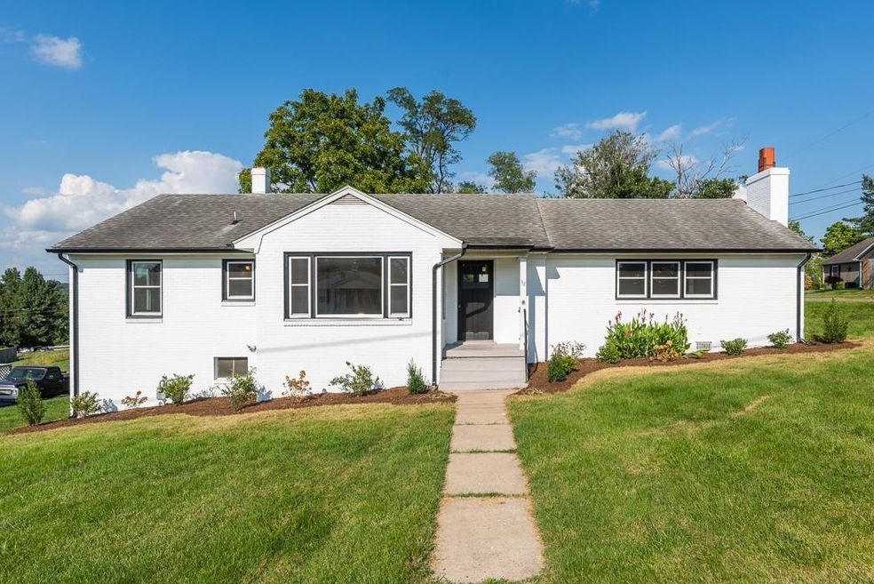 32 Oak St, Fishersville, VA 22939 - photo 1