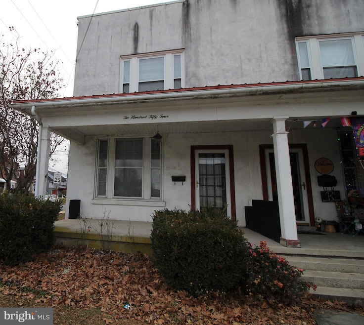 254 S Railroad Ave, New Holland, PA 17557 - photo 1