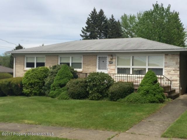 614 W Hospital St, Taylor, PA 18517 - photo 1