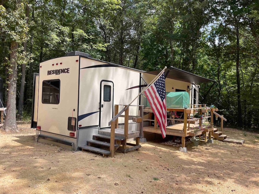 895 Hassell Dr, Clifton, TN 38425 - photo 1