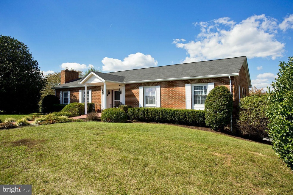 106 Sharon Dr, Winchester, VA 22602 - photo 1