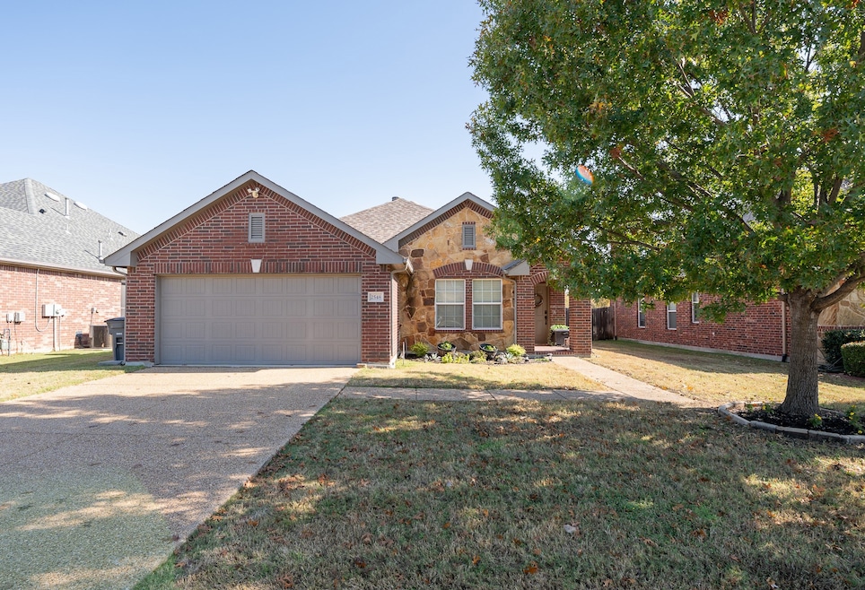 2548 Saddlehorn Dr, Little Elm, TX 75068 - photo 1