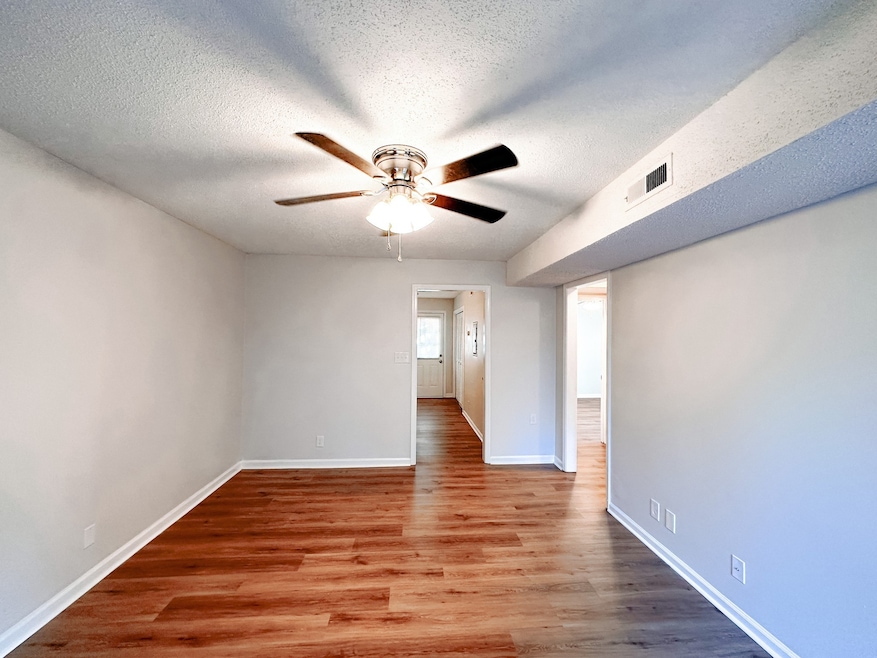 For Rent $925/month