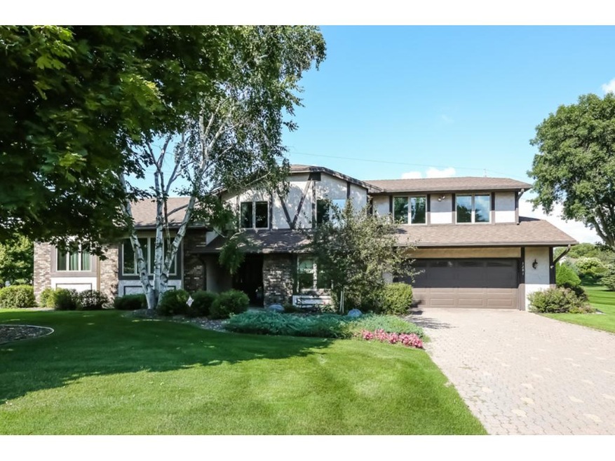 Welcome to 1281 Wyncrest Lane! Located in the hear