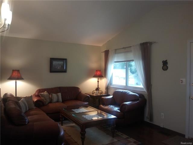 4134 Middledale Ave, West Bloomfield, MI 48323 - photo 1