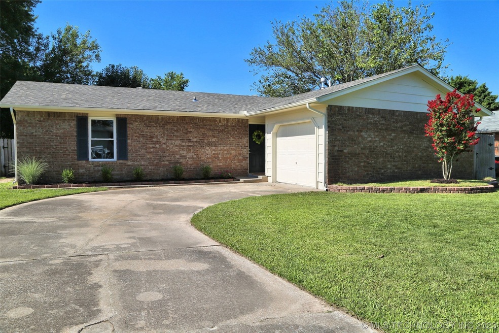 1262 E 140th St, Glenpool, OK 74033 - photo 1
