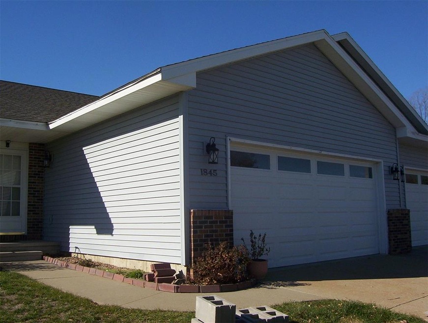 2 Stall Garage