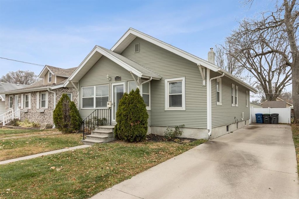 2516 E Grand Ave, Des Moines, IA 50317 - photo 1