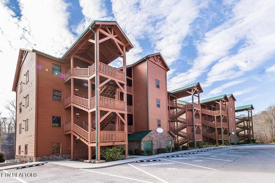 For Sale $565,000