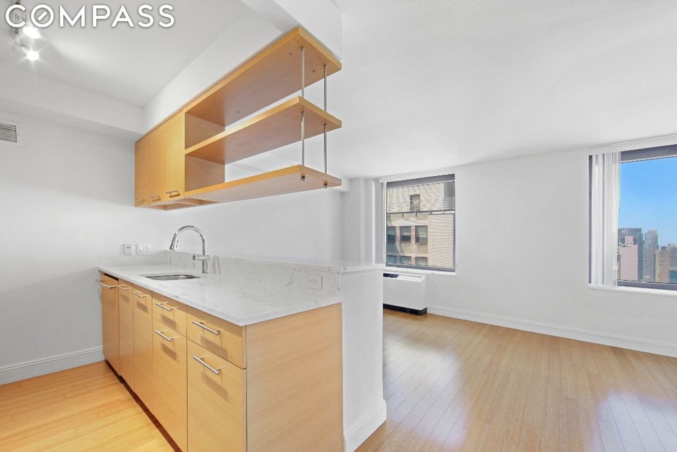 100 W 39th St unit 43A, New York, NY 10018 - photo 1