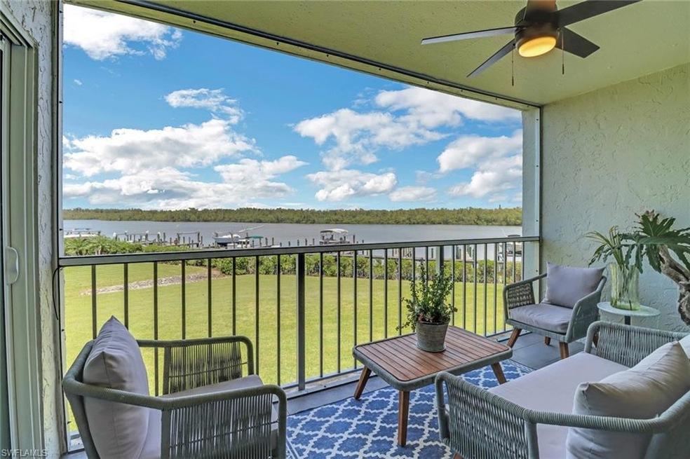 Screened in lanai w/ views of the Gordon River and