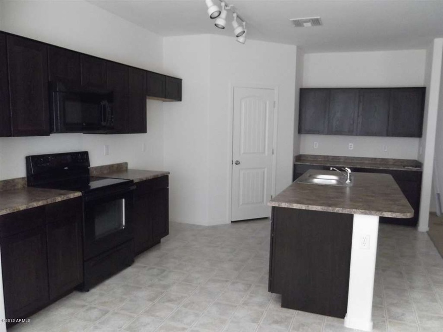 18th Kitchen 3
