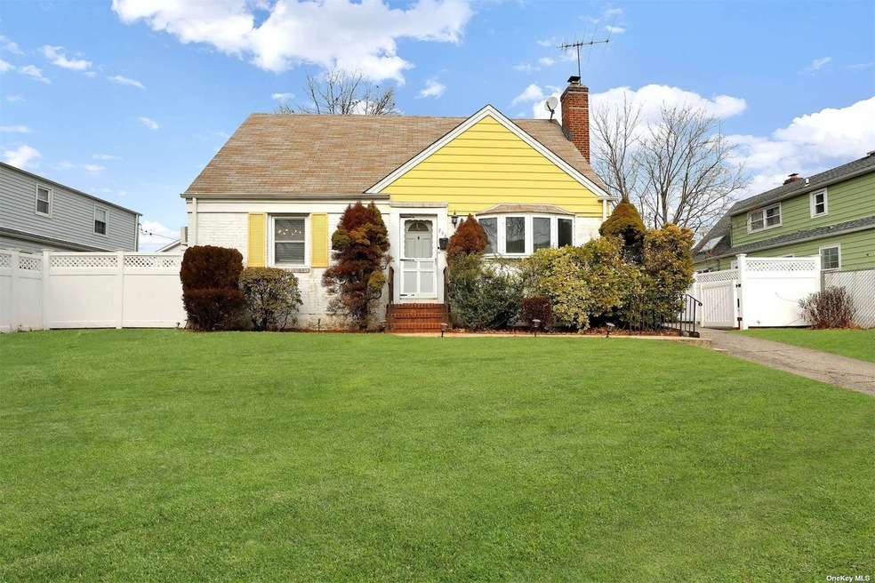 Sold $695,000 • Co-Listing Agent