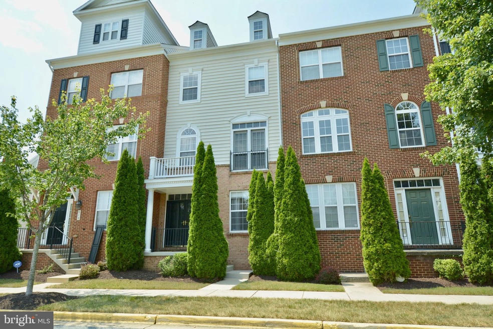 515 Touchdown Dr, Hyattsville, MD 20785 - photo 1