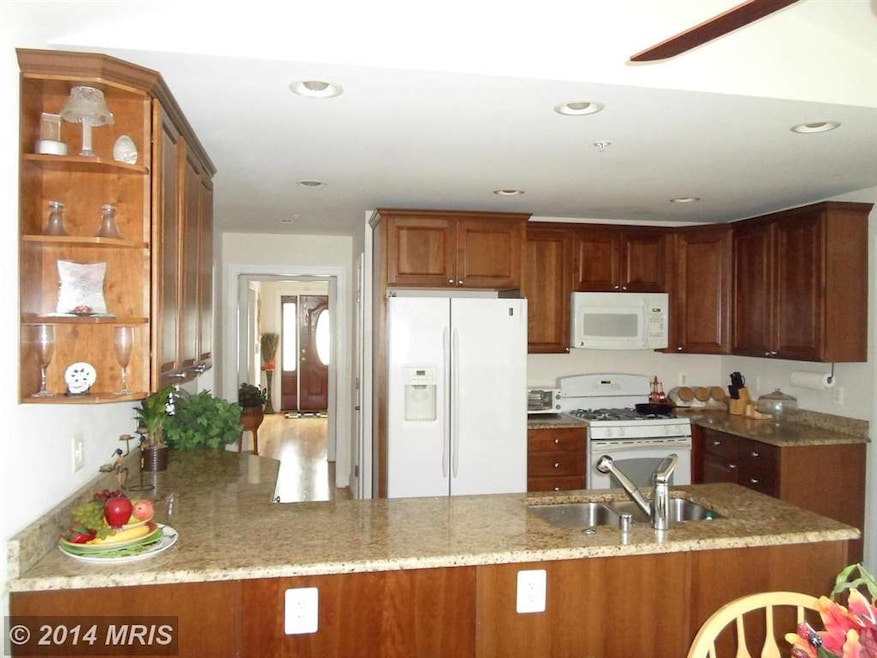 9101 Crandall Rd, Lanham, MD 20706 - photo 1