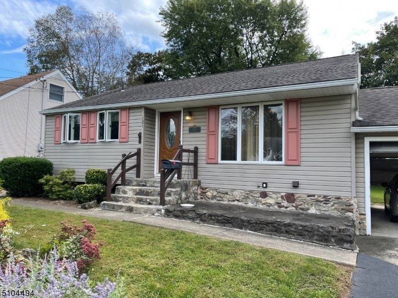 121 Center Rd, Phillipsburg, NJ 08865 - photo 1