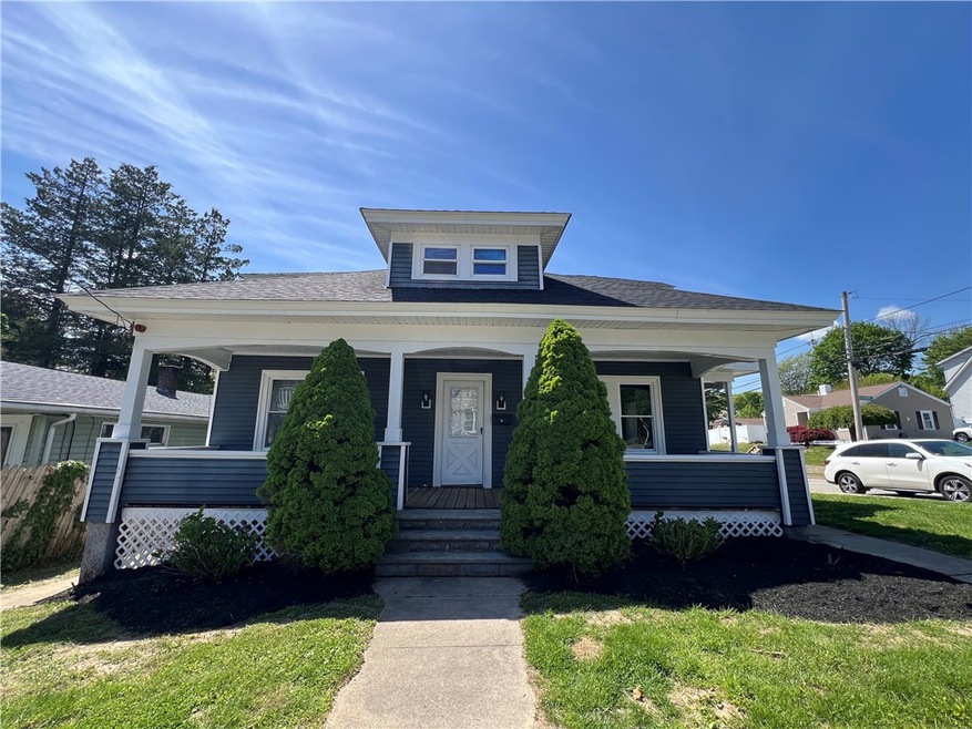 14 Middle St, West Warwick, RI 02893 - photo 1