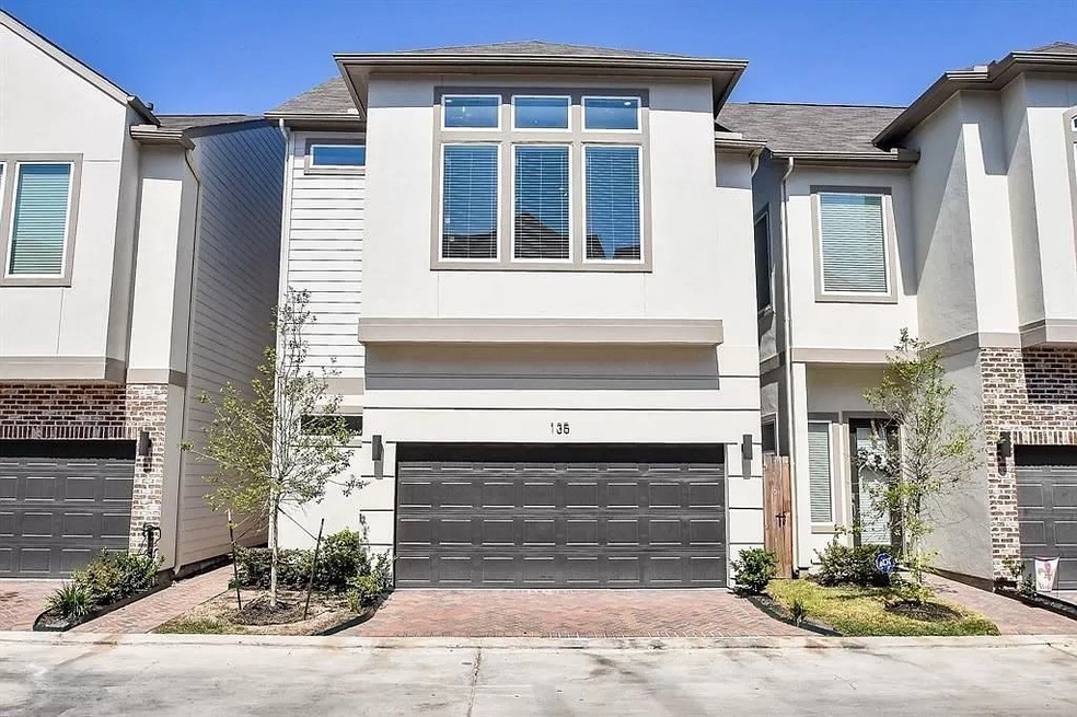 135 Knightsbridge Park Ln, Houston, TX 77018 - photo 1
