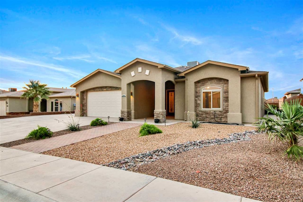 1065 La Bajada Dr, Alamogordo, NM 88310 - photo 1