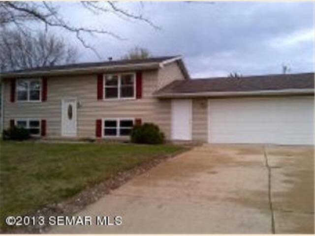 1300 19th Ave SW, Austin, MN 55912 - photo 1