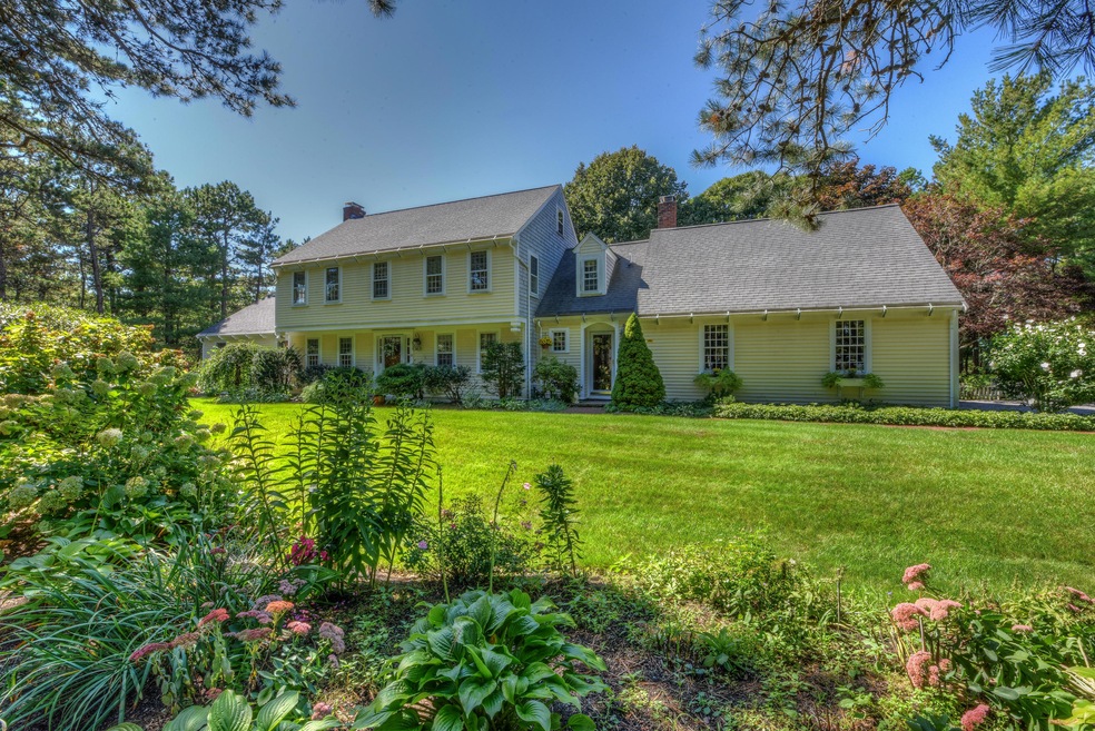 36 Forsyth Ct, Cotuit, MA 02635 - photo 1