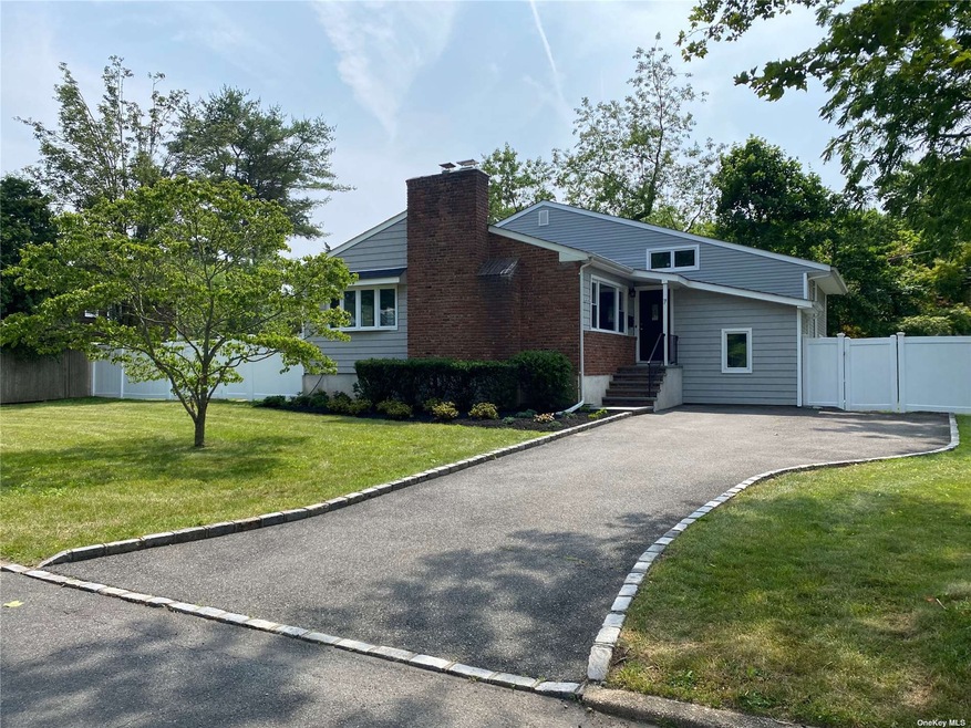 Sold $911,500 • Co-Listing Agent