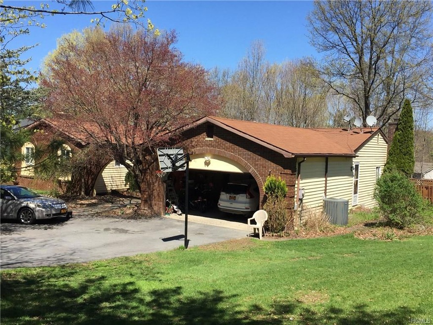 7 Arlington Dr, Monroe, NY 10950 - photo 1