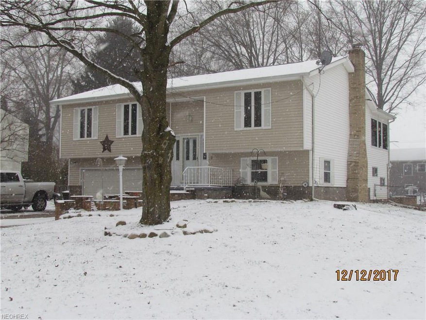 Welcome home to 1469 Summerset Dr.