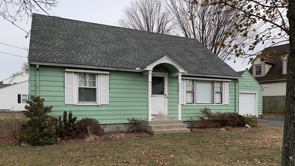 236 Center St, Ludlow, MA 01056 - photo 1