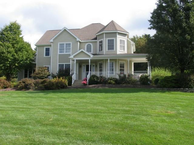 34 Charter Ridge Dr, Sandy Hook, CT 06482 - photo 1