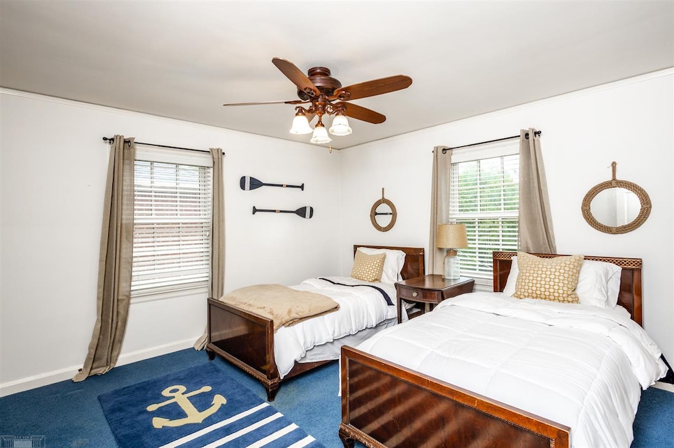 1323 Whittier Rd, Grosse Pointe Park, MI 48230 - photo 1