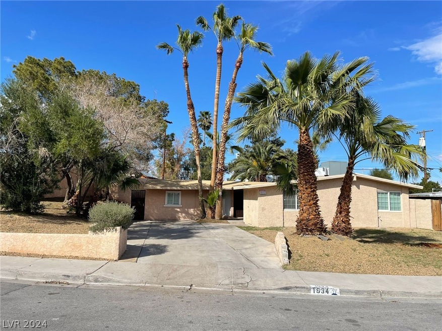 1934 Capistrano Ave, Las Vegas, NV 89169 - photo 1