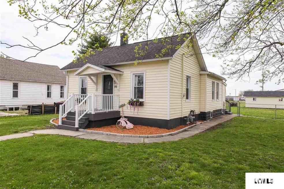 1703 Delavan St, Lincoln, IL 62656 - photo 1