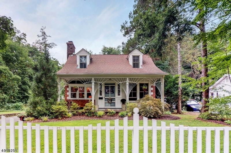 477 Baxter Ave, Wyckoff, NJ 07481 - photo 1