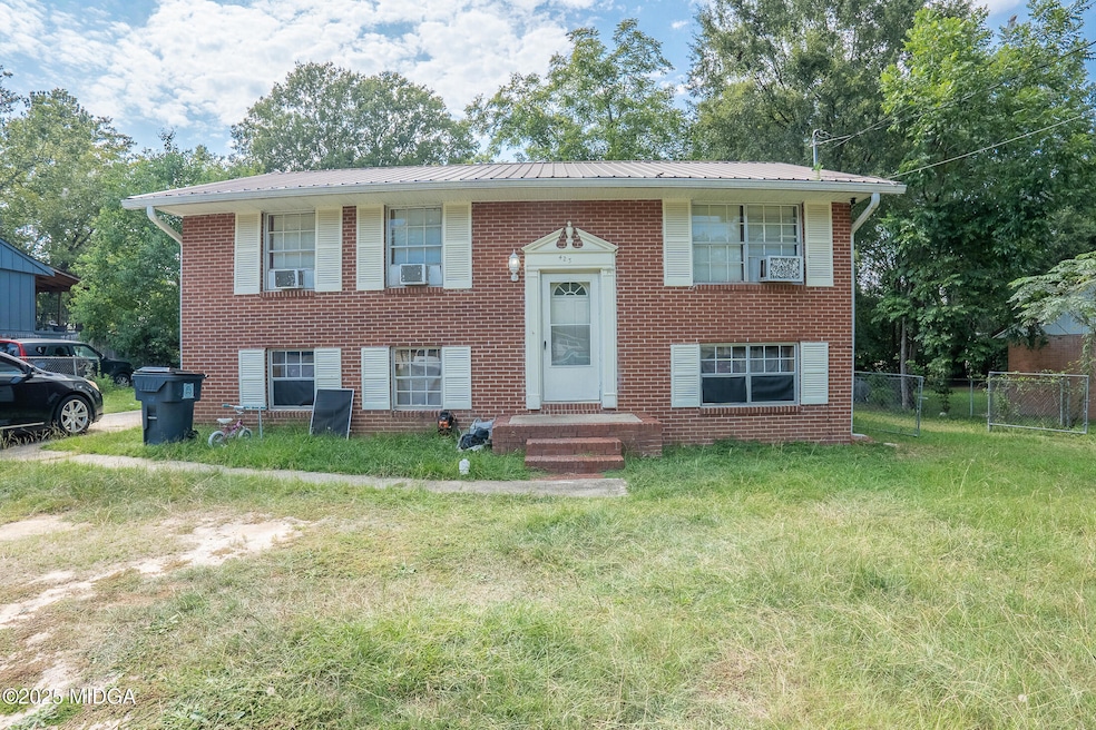 423 Alabama Ave, Warner Robins, GA 31093 - photo 1