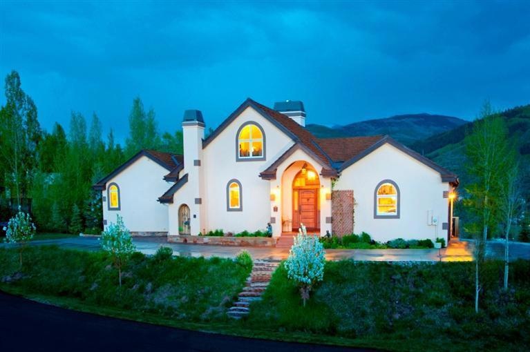 Cheerful and inviting in every aspect!