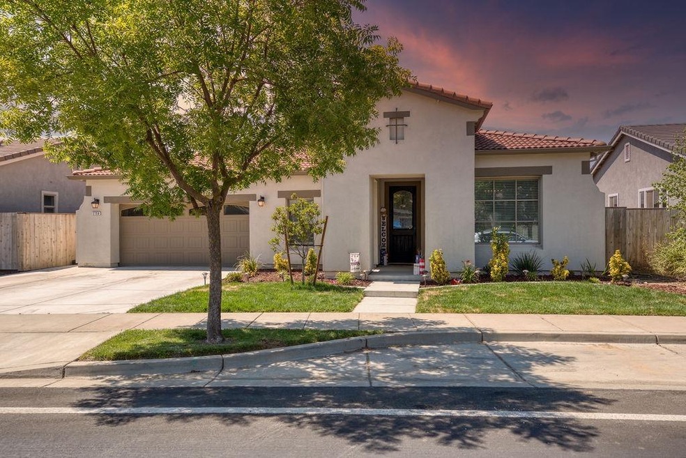 2758 Greger St, Oakdale, CA 95361 - photo 1