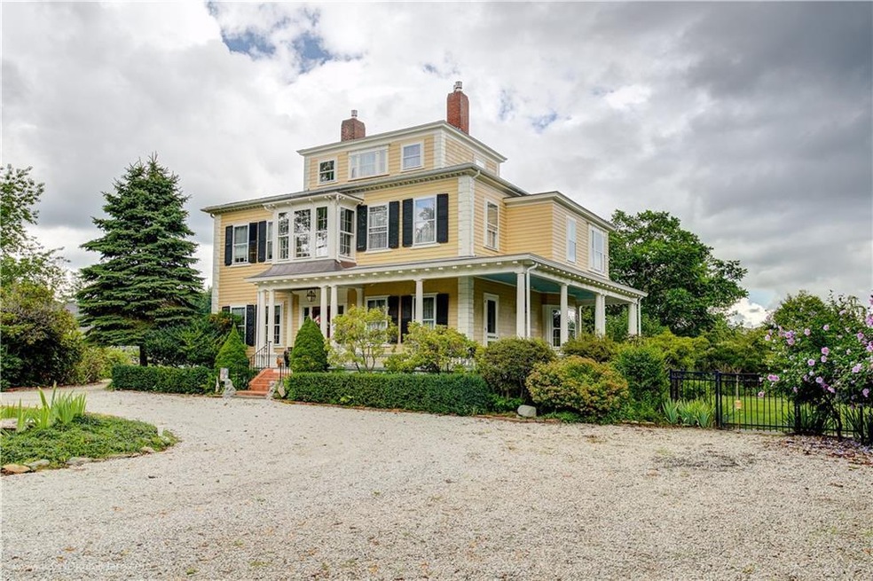 244 Metacom Ave, Bristol, RI 02809 - photo 1