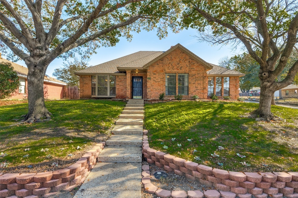 9090 Meadowcrest St, Frisco, TX 75033 - photo 1