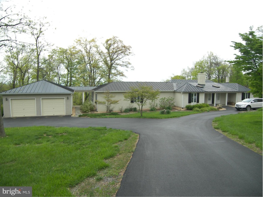 18458 Blueridge Mountain Rd, Bluemont, VA 20135 - photo 1