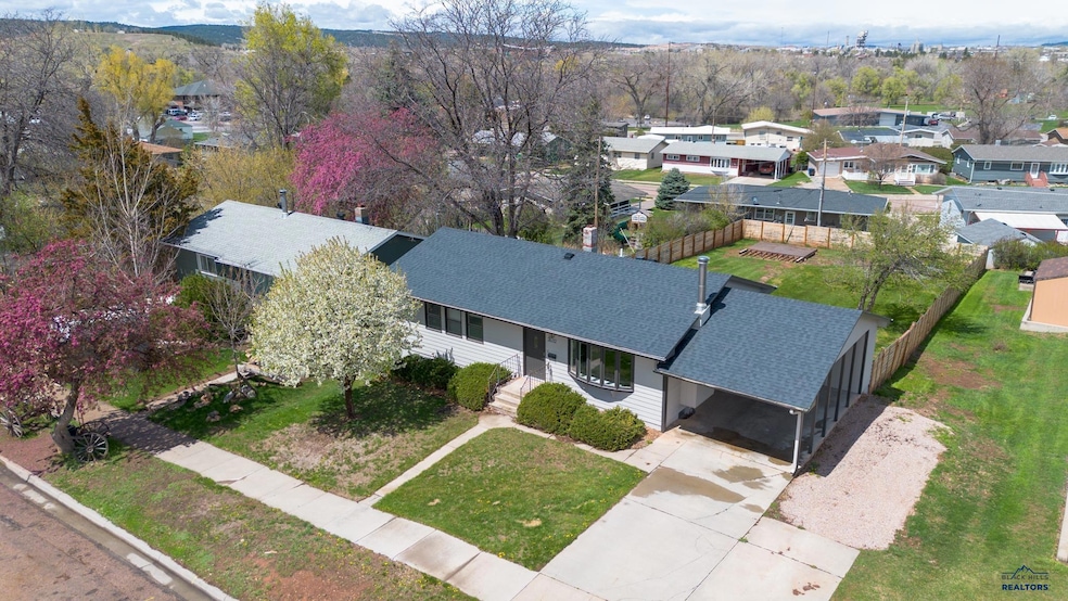 For Sale $434,900 • Co-Listing Agent
