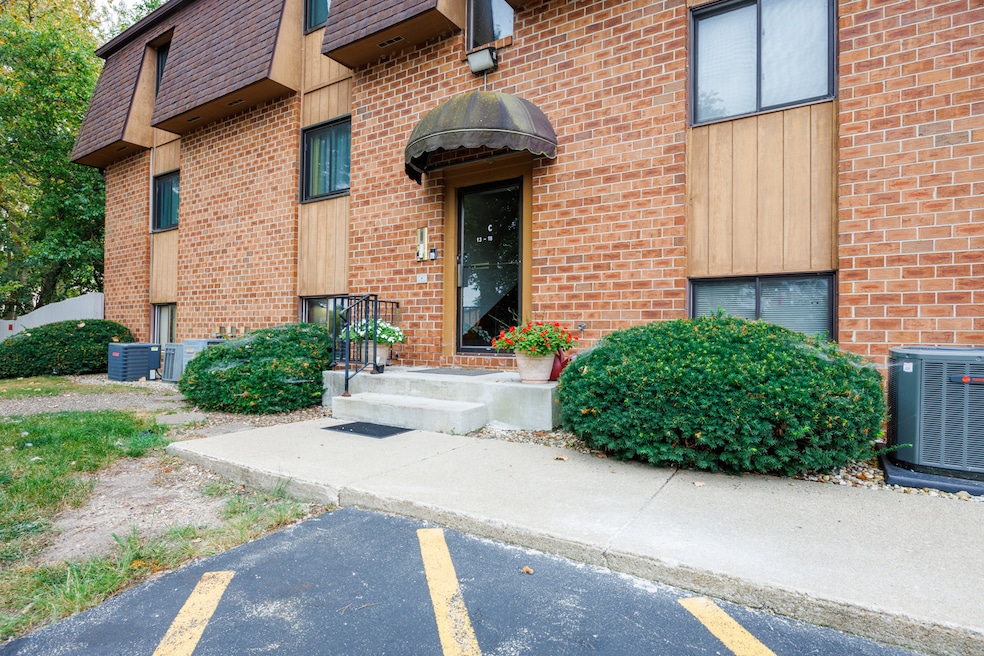 1010 Arlene Ct unit 15, Bloomington, IL 61701 - photo 1