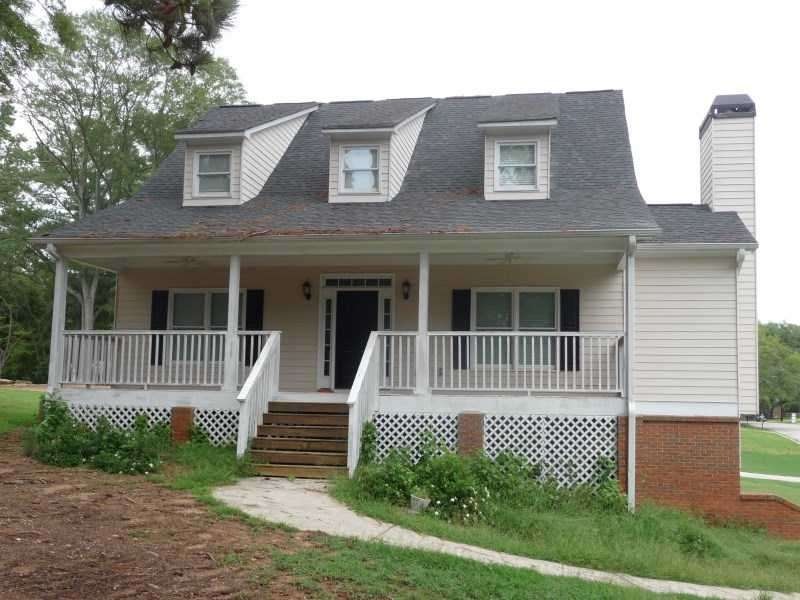 Exterior Front. Cute 4 bedroom, 2.5 bath home in q