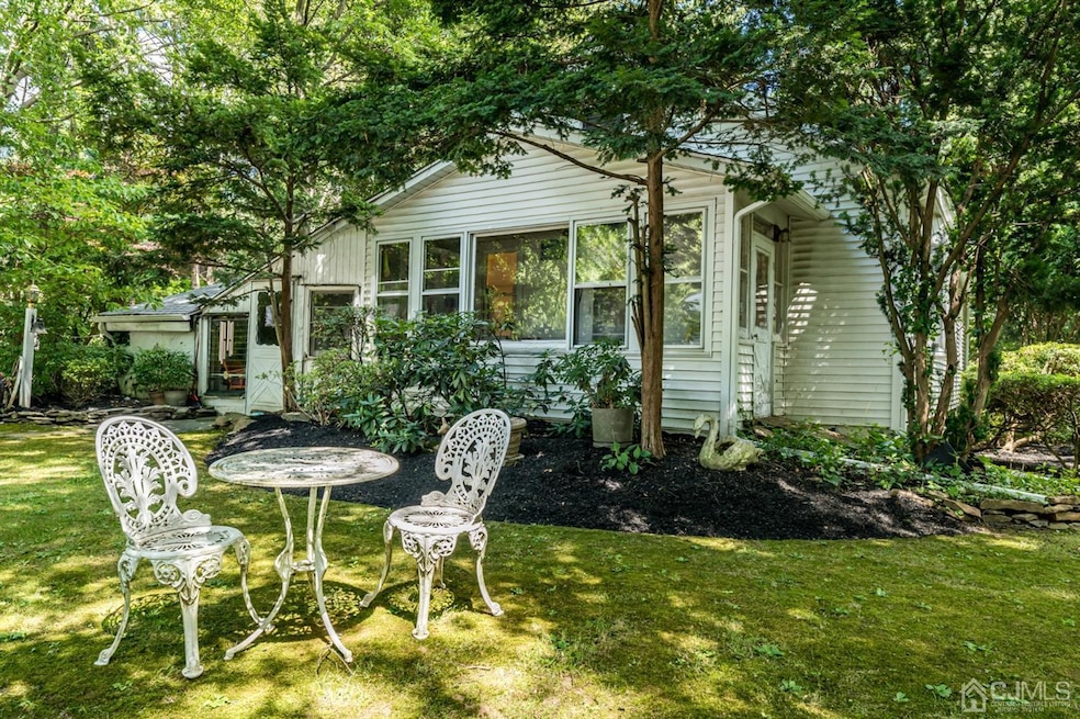 8 Orly Ct, West Windsor, NJ 08550 - photo 1