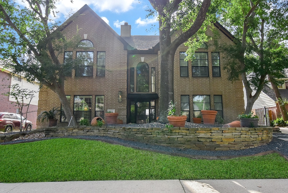 Entertainers dream home!  Owned by higly acclaimed