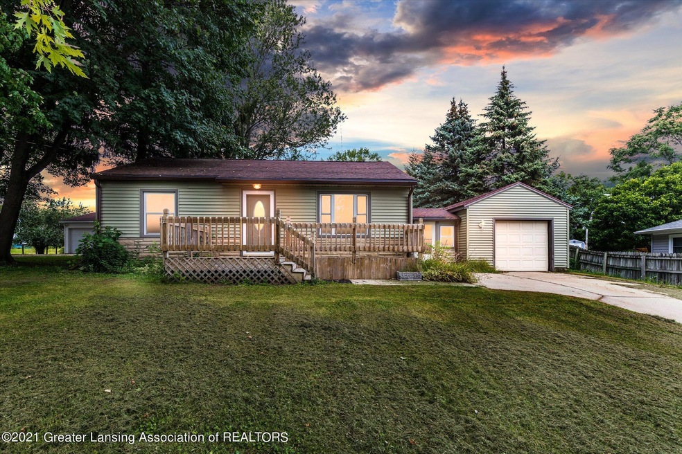 5018 Westhill Dr, Lansing, MI 48917 - photo 1