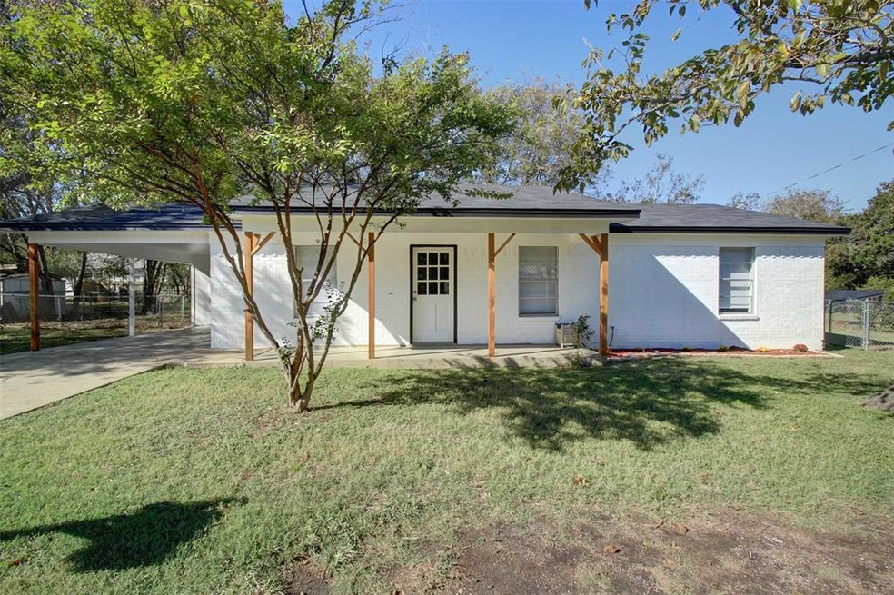 1310 W Lone Star Ave, Cleburne, TX 76033 - photo 1
