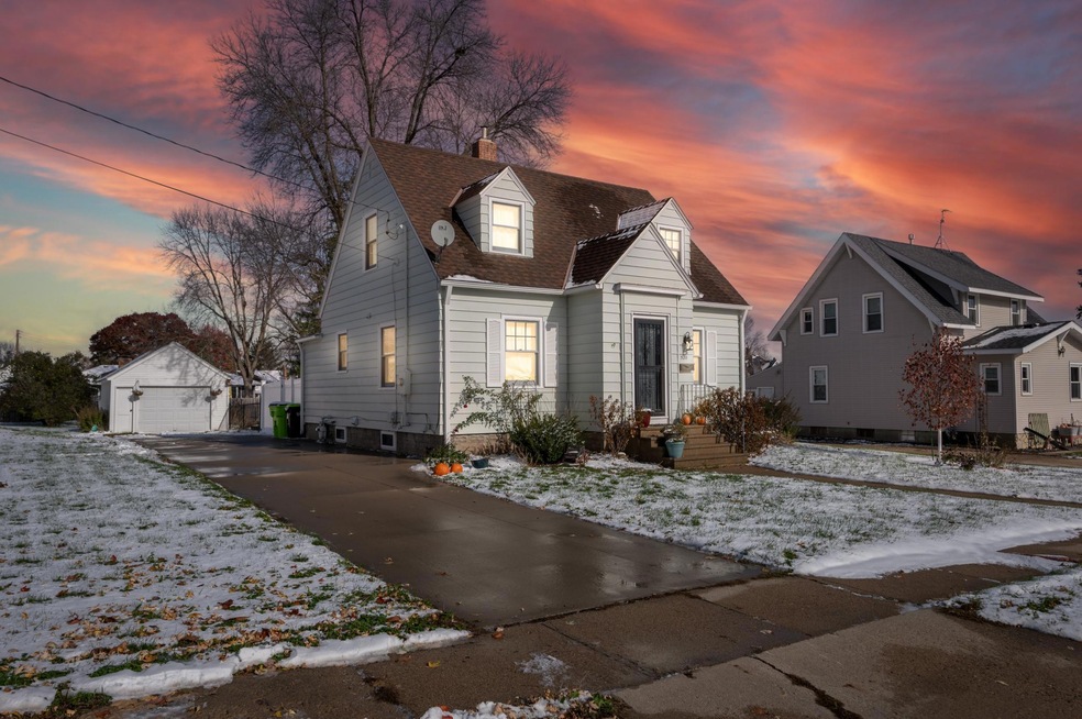 520 W 6th St, Zumbrota, MN 55992 - photo 1