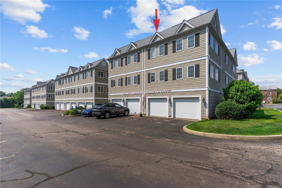 683 Metacom Ave unit 81, Bristol, RI 02809 - photo 1