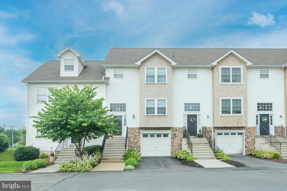 2008 Hampton Ct unit 2008, Morgantown, PA 19543 - photo 1